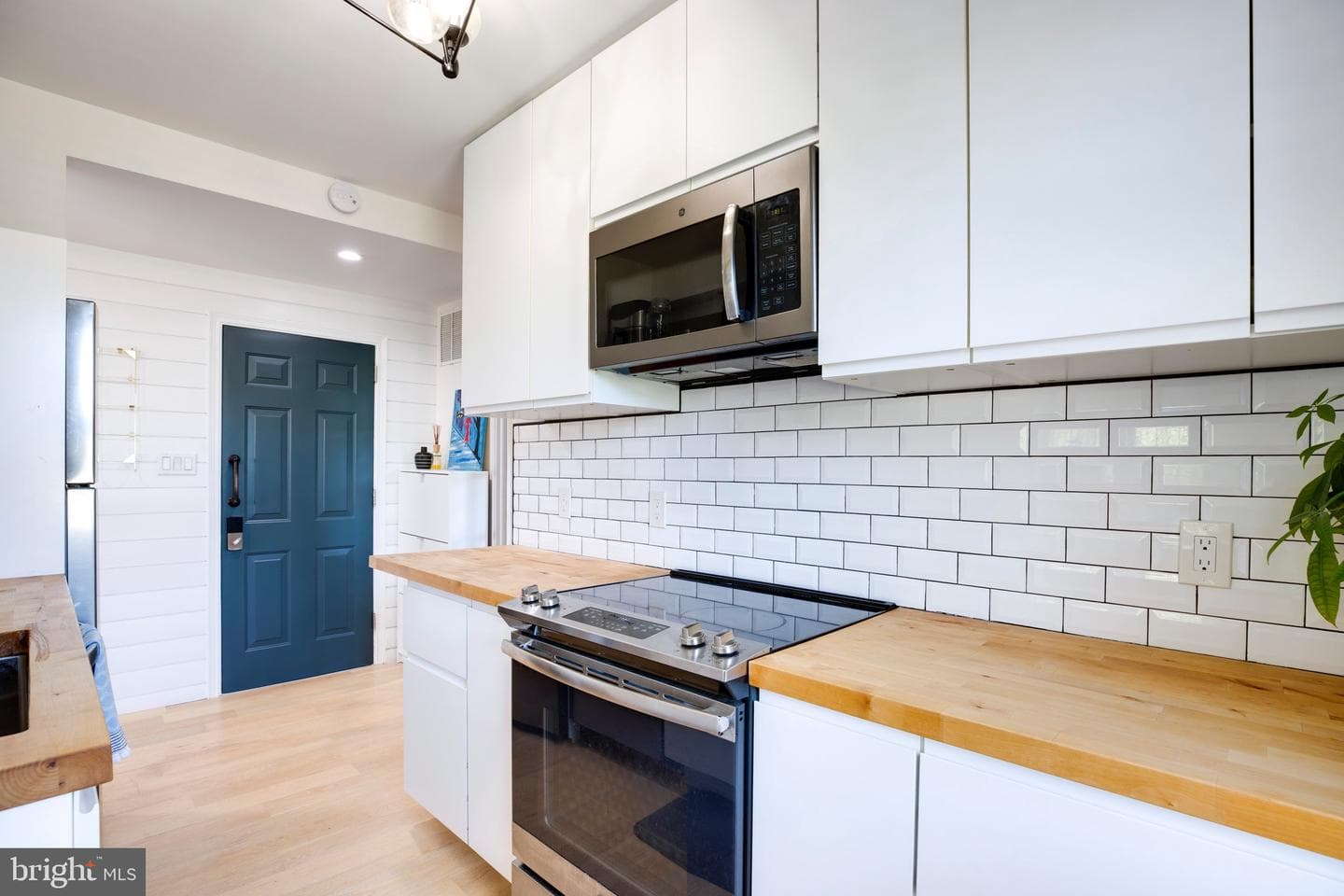 2625 3rd Street NE #203 photo 3