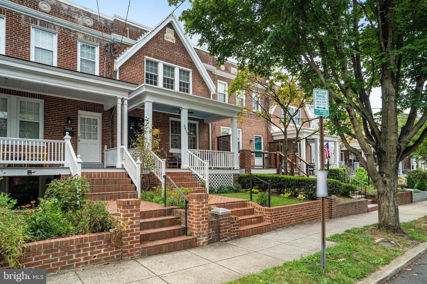 2417 Huidekoper Place NW photo 2