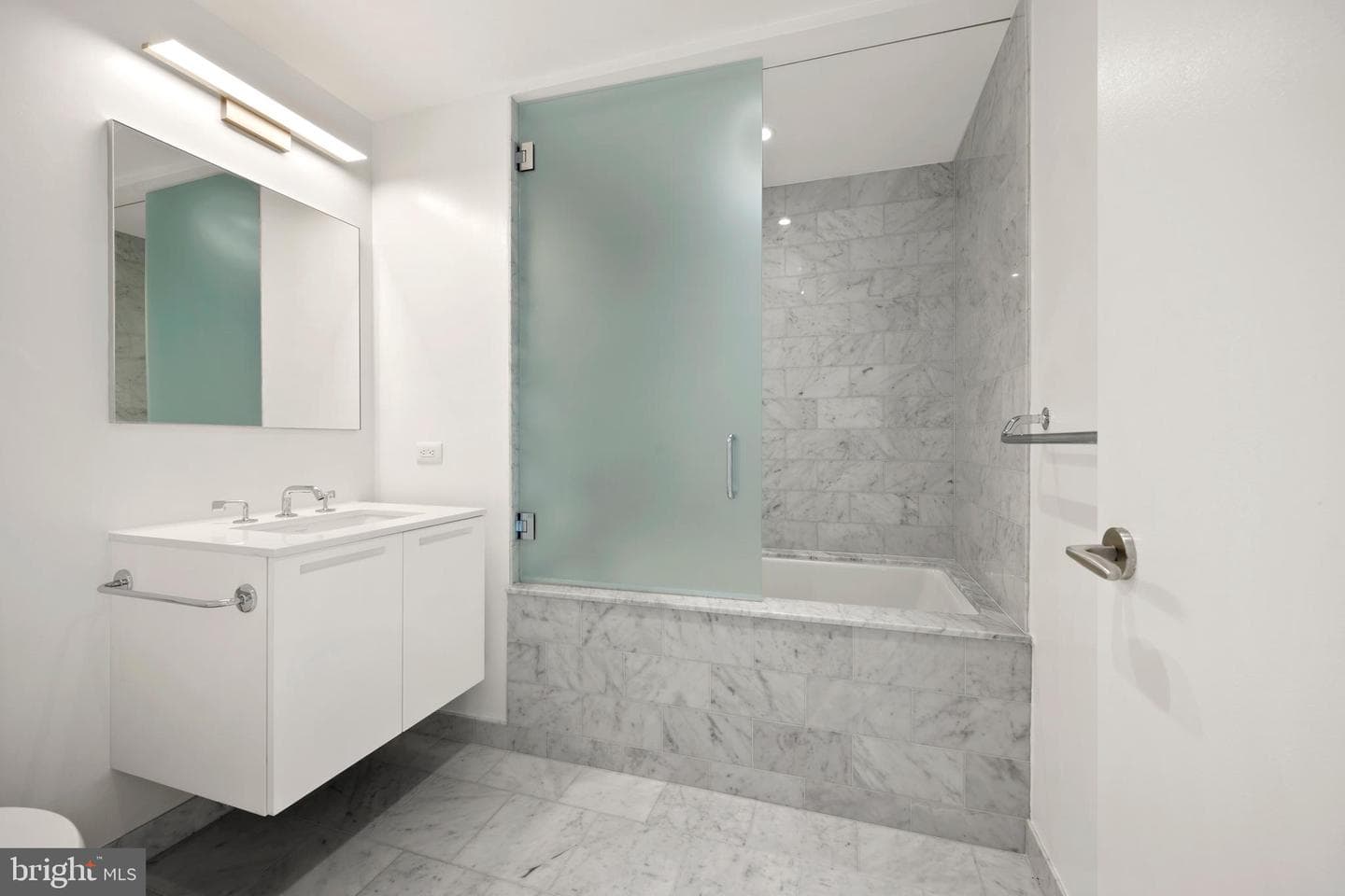1055 Wisconsin Avenue NW #4e photo 42