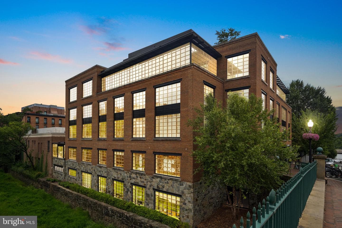 1055 Wisconsin Avenue NW #4e photo 58