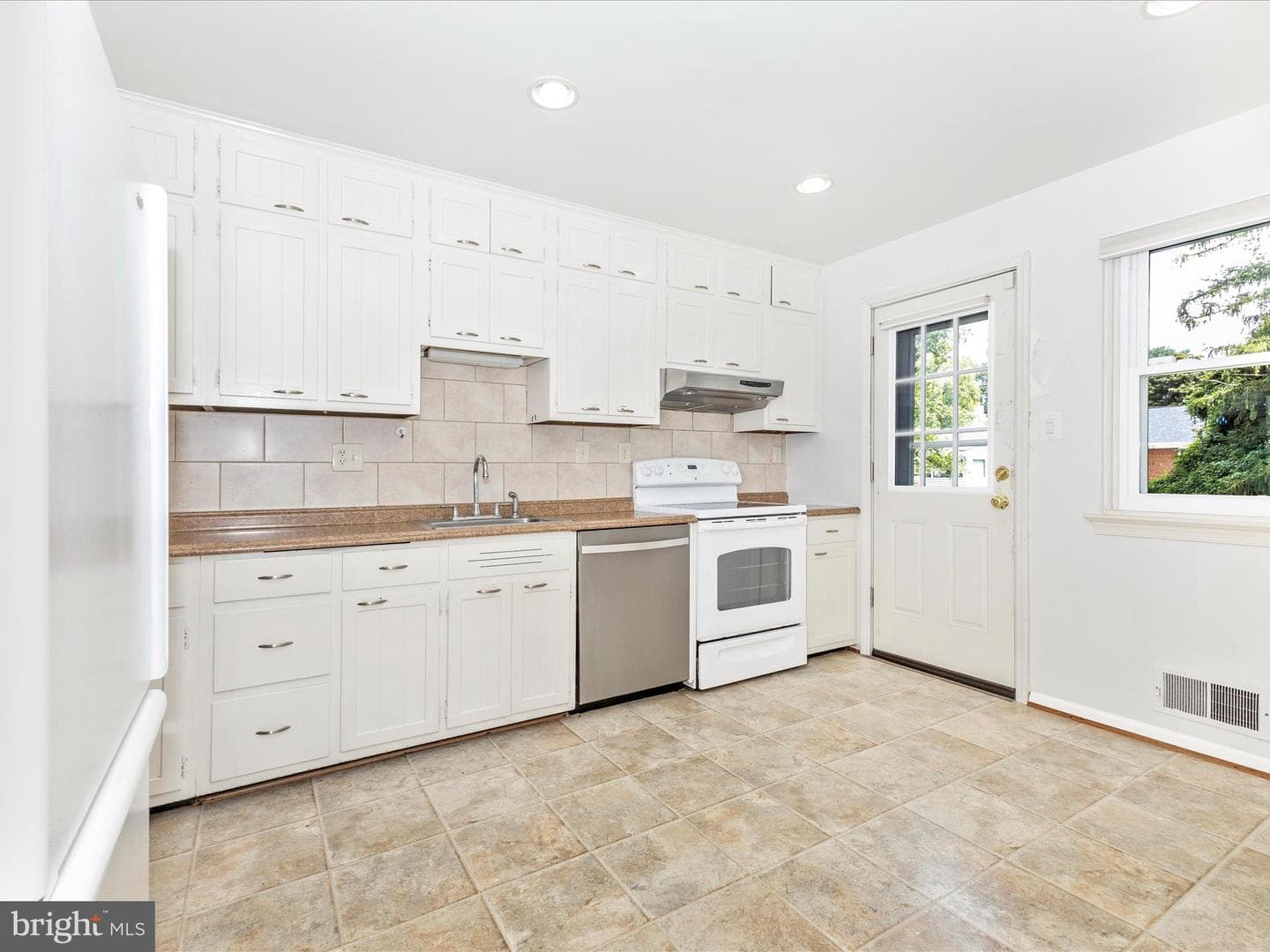 6949 32nd Street NW photo 11