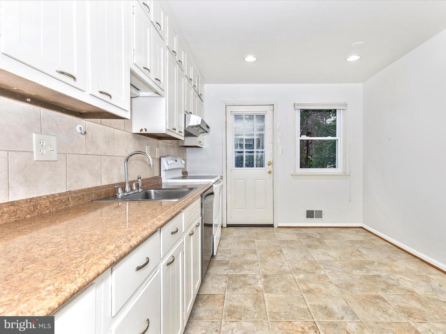 6949 32nd Street NW photo 13