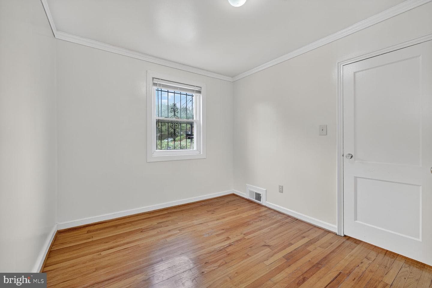 5720 5th Street NE photo 14