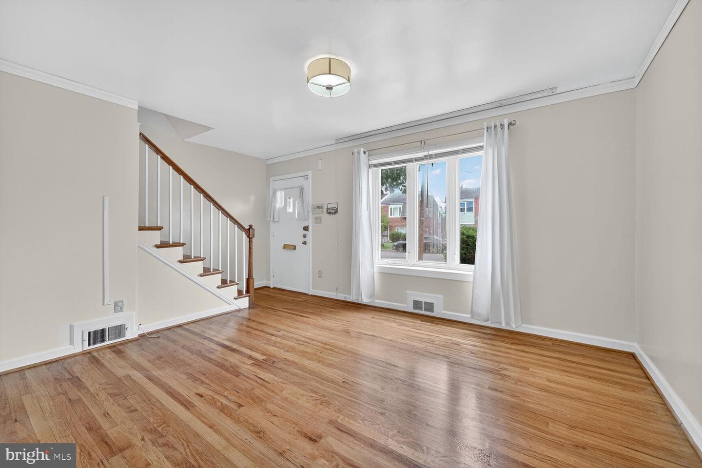 5720 5th Street NE photo 4
