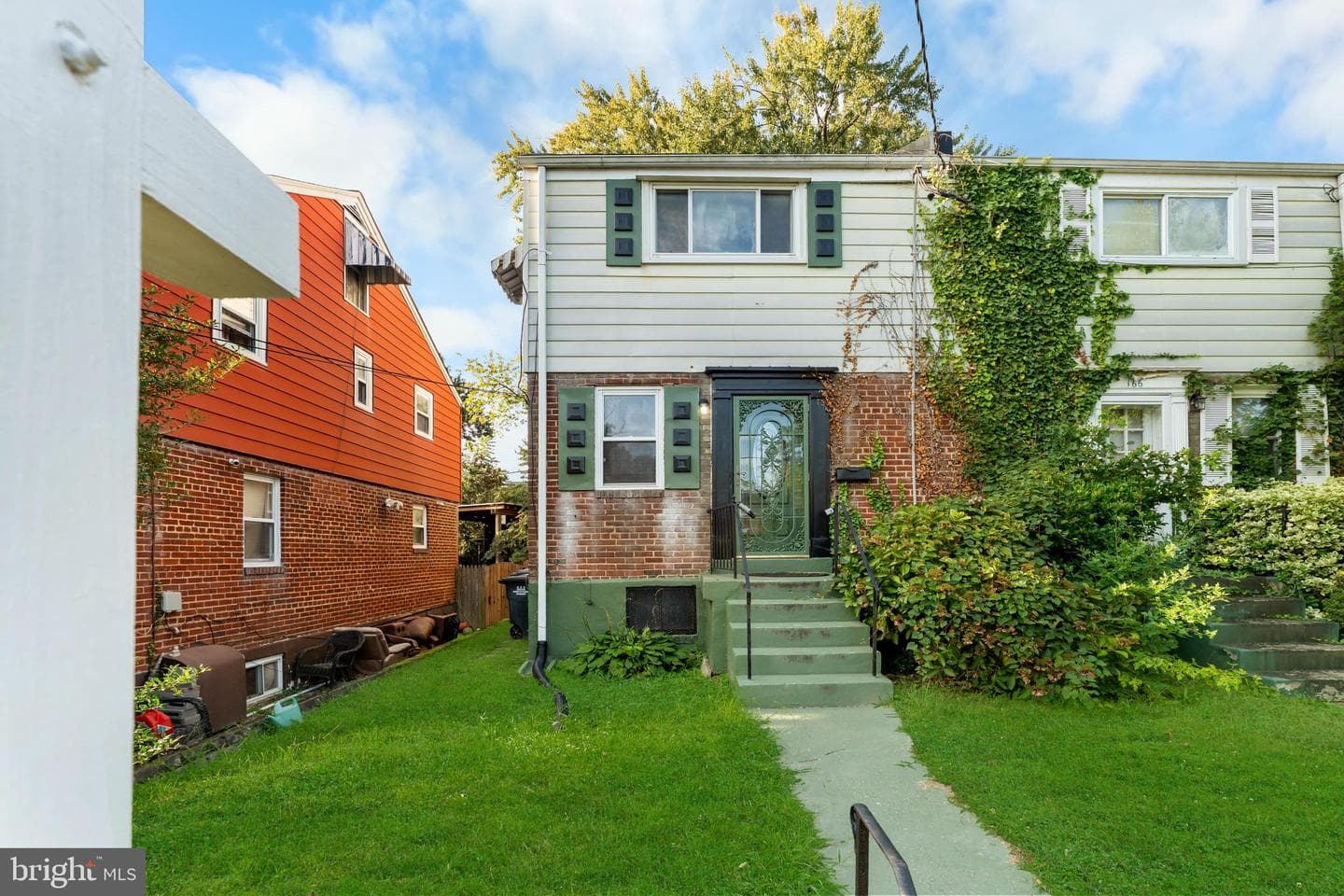 164 Elmira Street SW photo 1