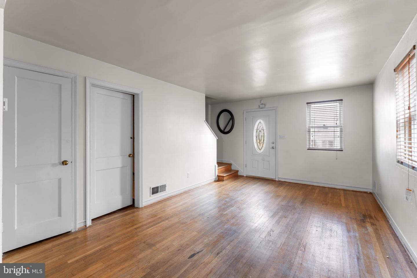 164 Elmira Street SW photo 10