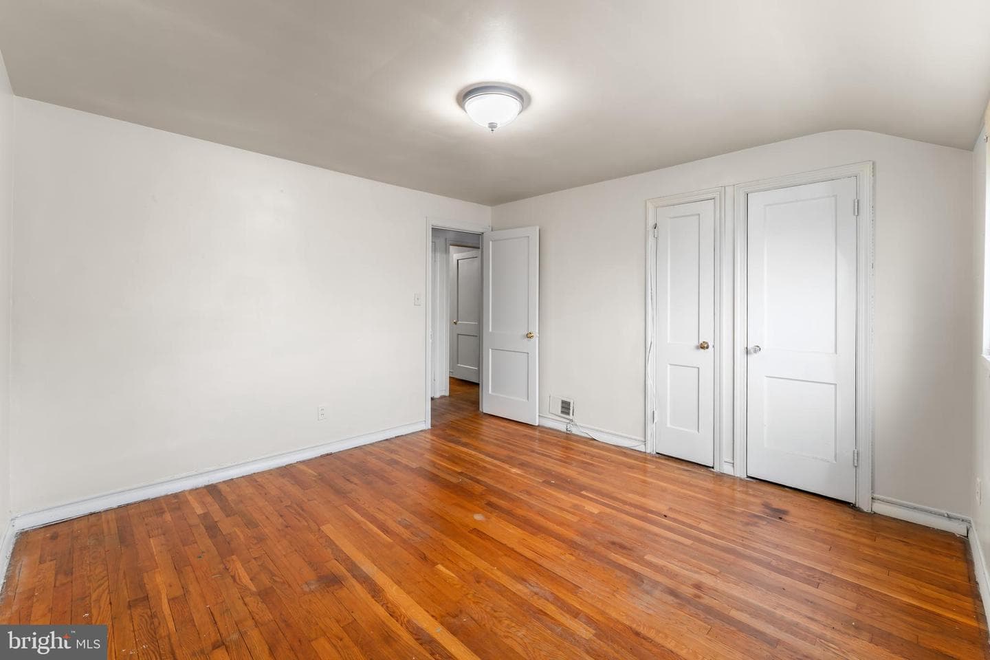 164 Elmira Street SW photo 17