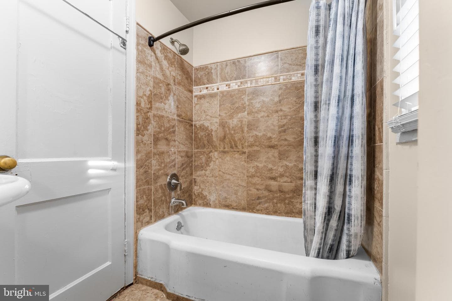 164 Elmira Street SW photo 19