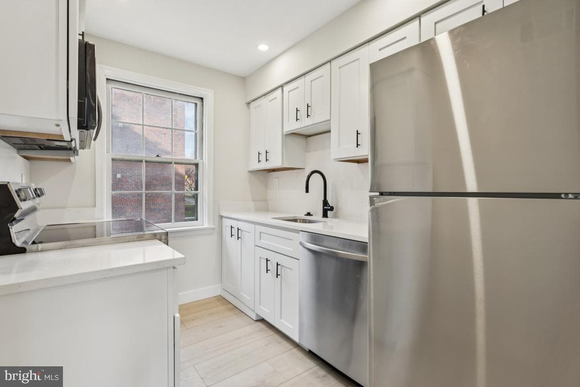 2037 38th Street SE #301 photo 2