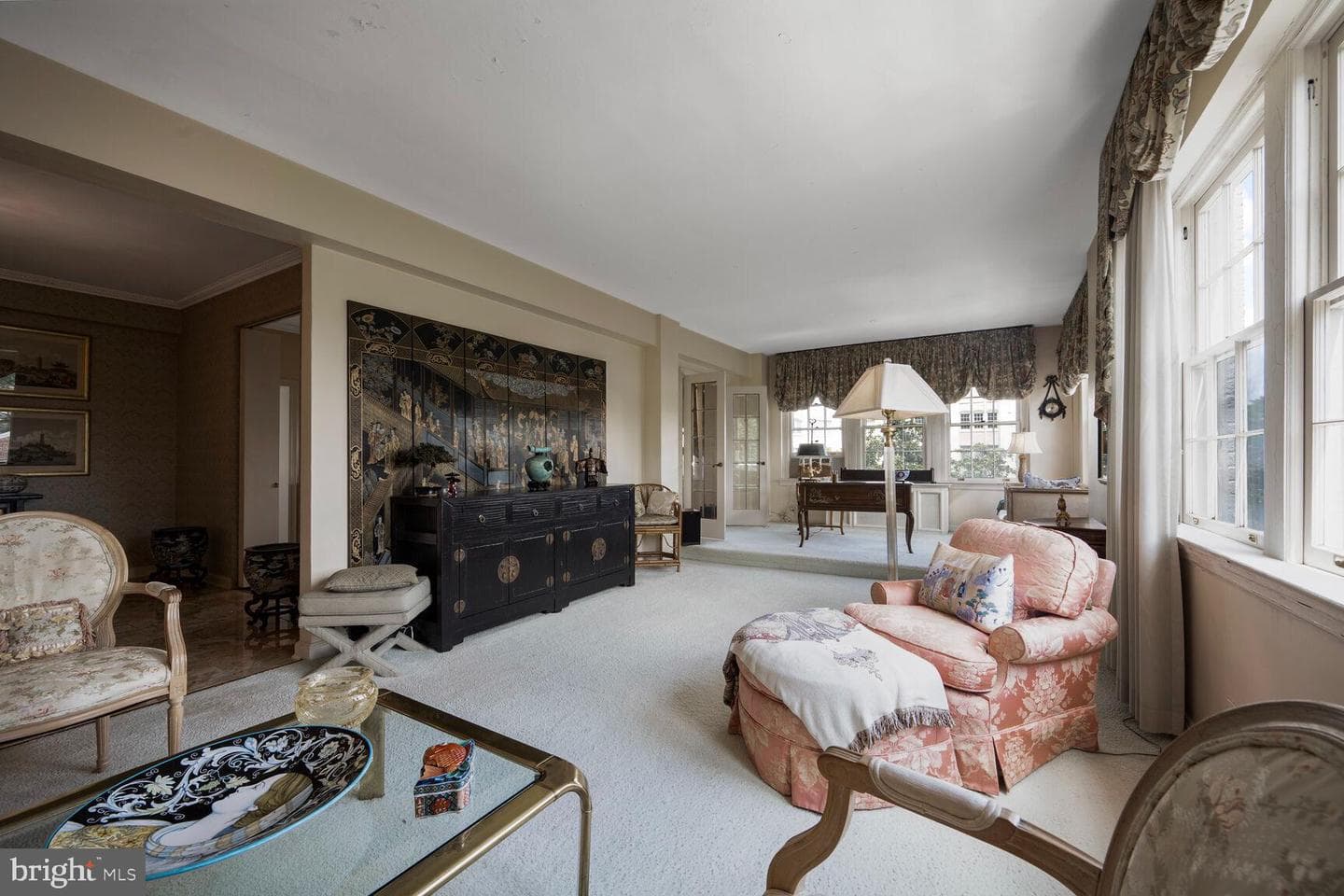 2737 Devonshire Place NW #418 photo 4