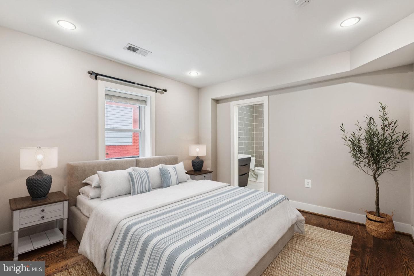 1239 Simms Place NE #1 photo 10