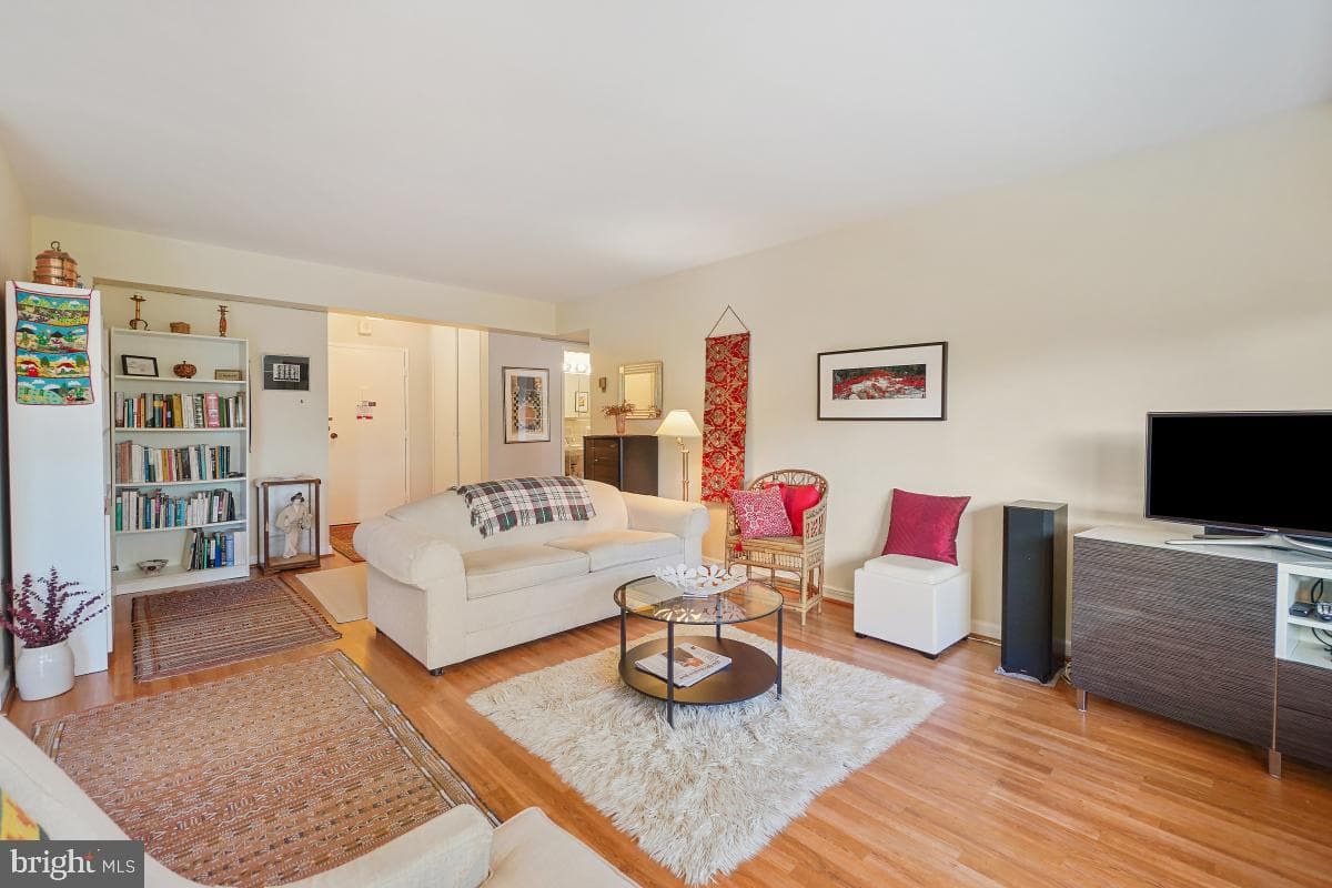 4201 Cathedral Avenue NW #913w photo 10