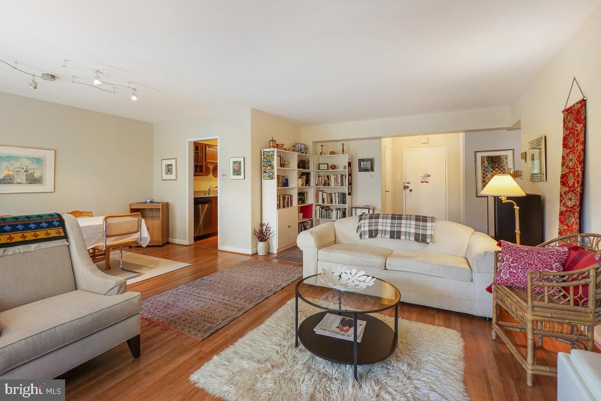 4201 Cathedral Avenue NW #913w photo 12