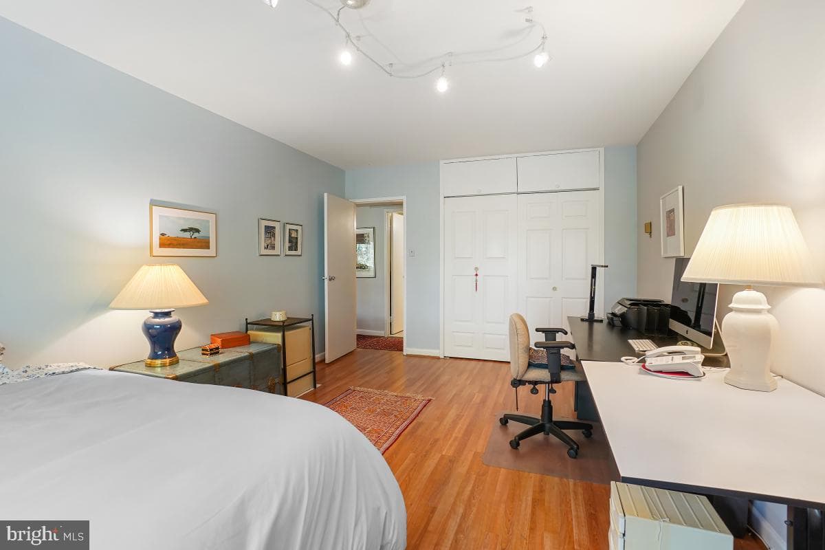 4201 Cathedral Avenue NW #913w photo 26