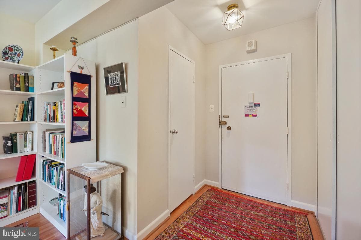 4201 Cathedral Avenue NW #913w photo 7