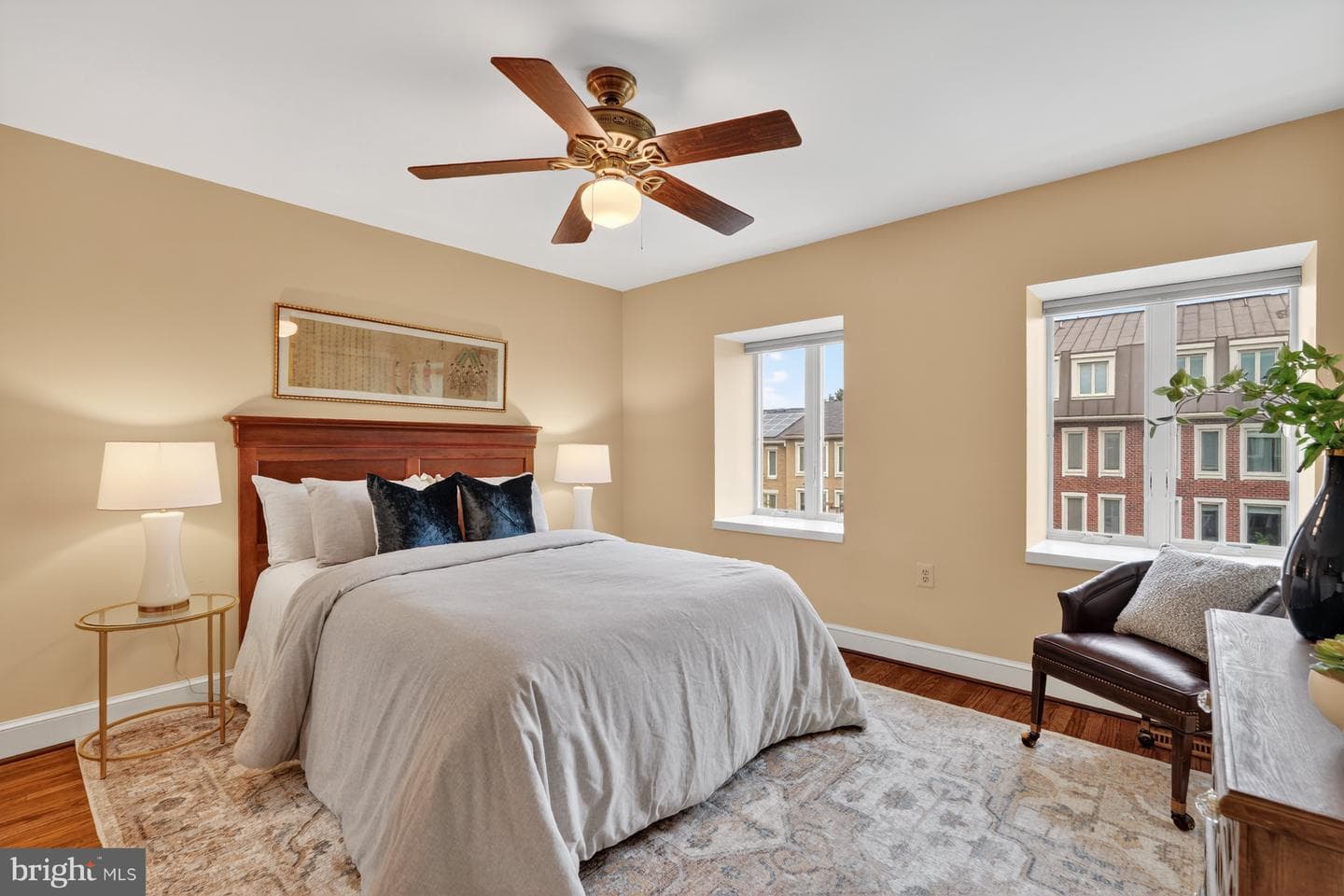 4281 Embassy Park Drive NW photo 28