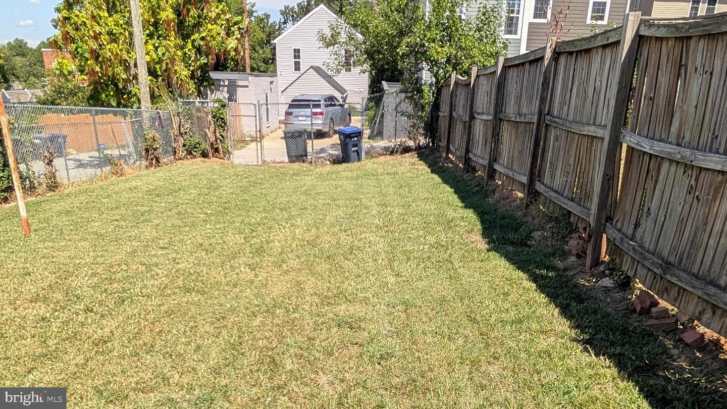 5206 Banks Place NE photo 21