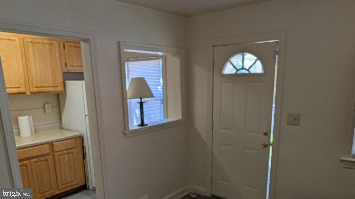 5206 Banks Place NE photo 4