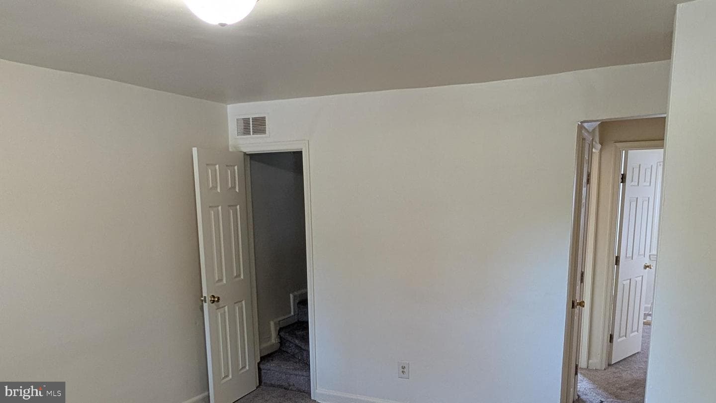5206 Banks Place NE photo 9