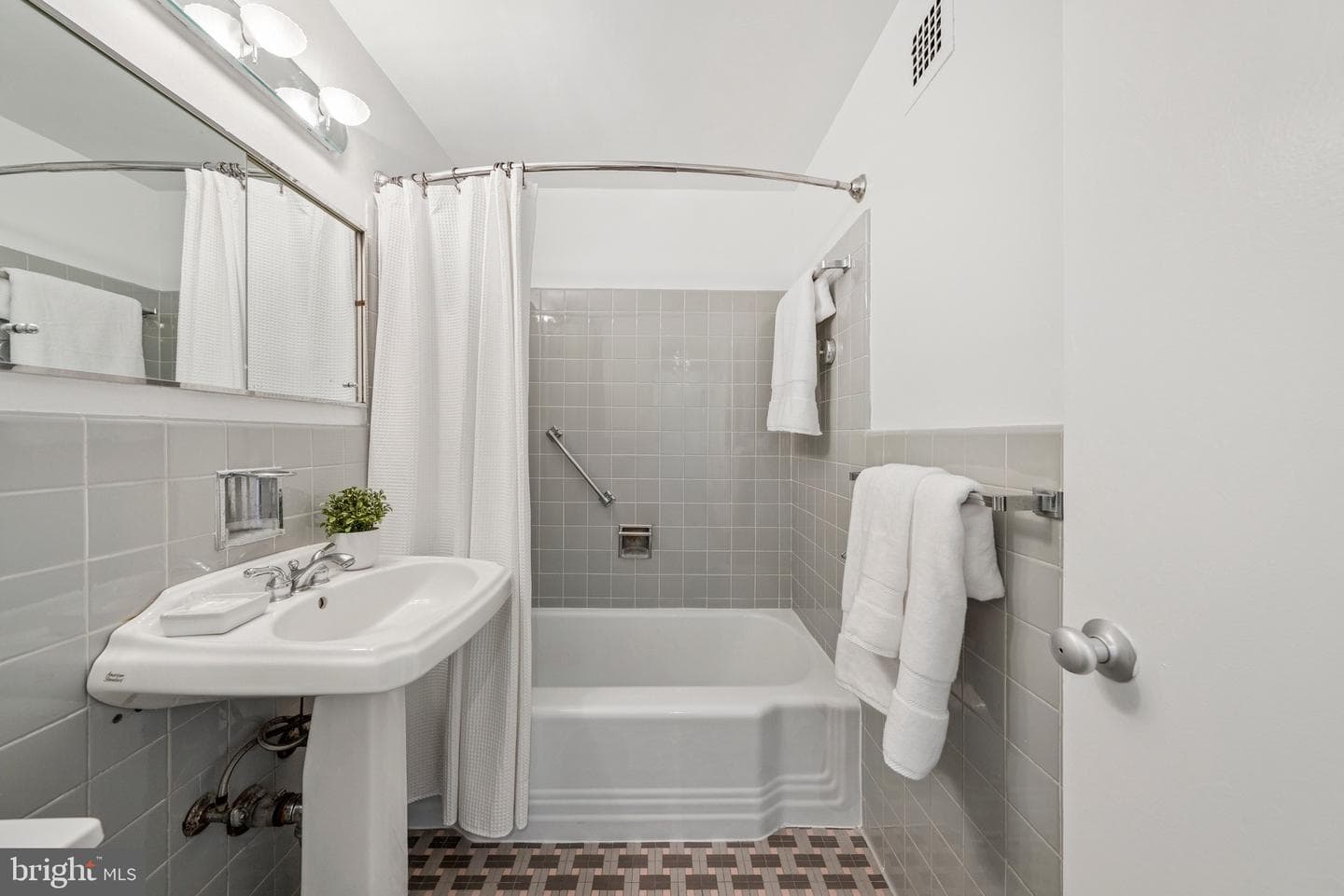 4740 Connecticut Avenue NW #709 photo 19
