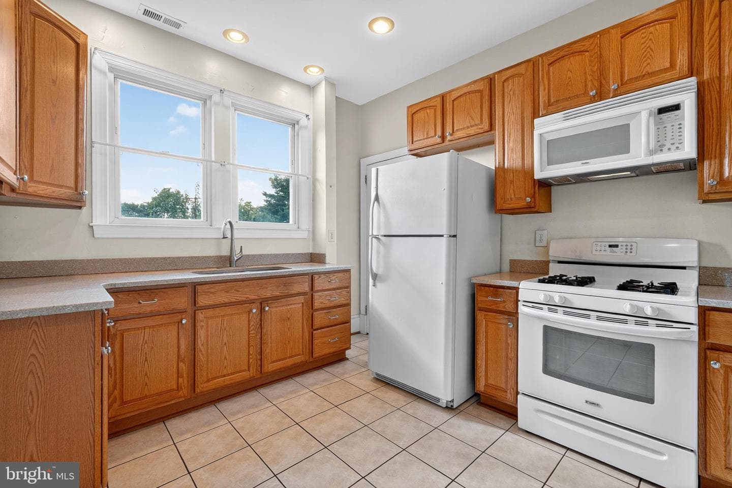 213 Van Buren Street NW photo 15