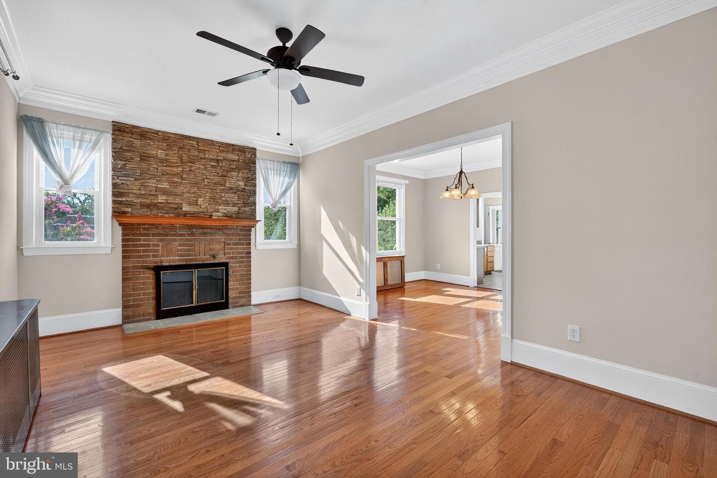 213 Van Buren Street NW photo 9