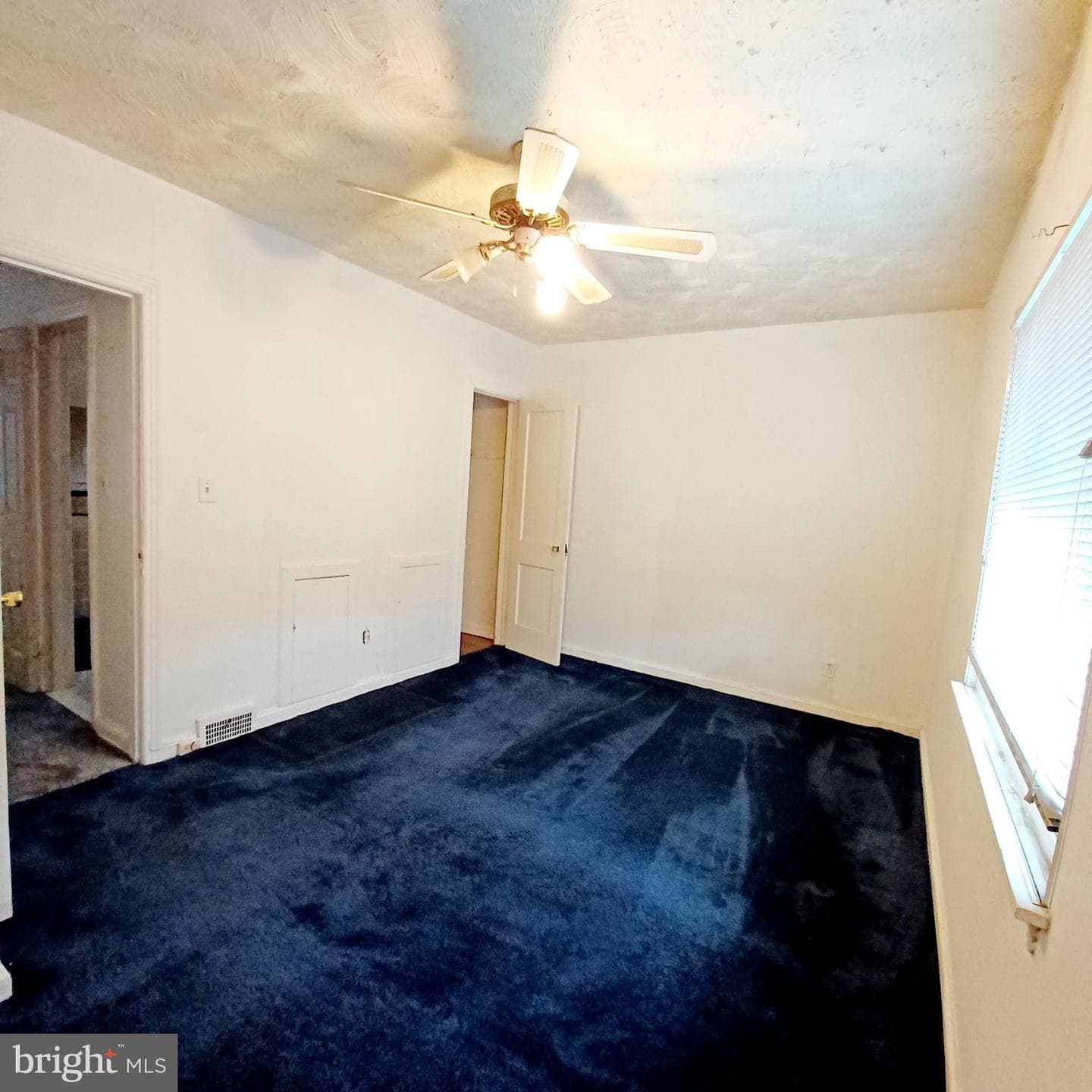 3432 Dix Street NE photo 10
