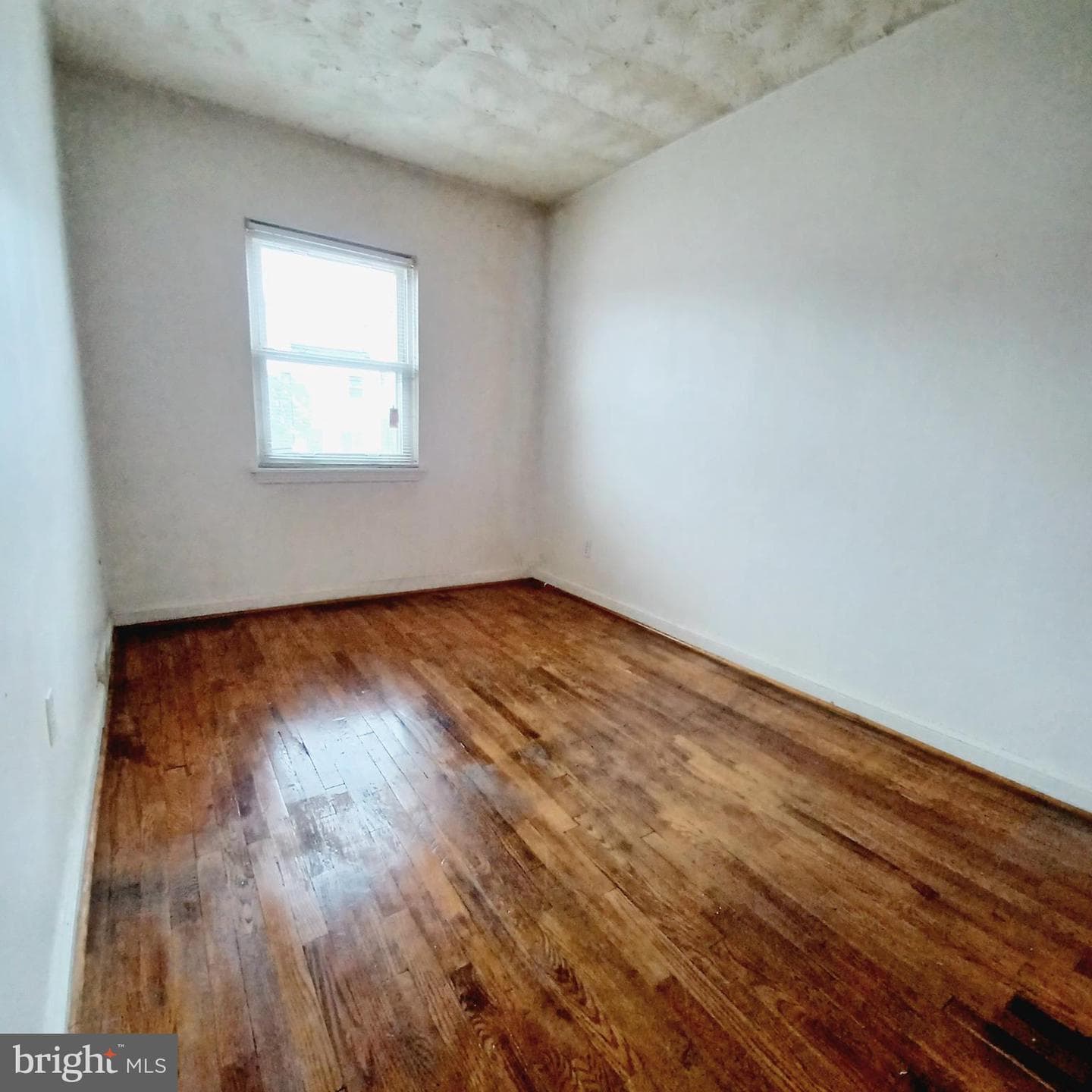 3432 Dix Street NE photo 12