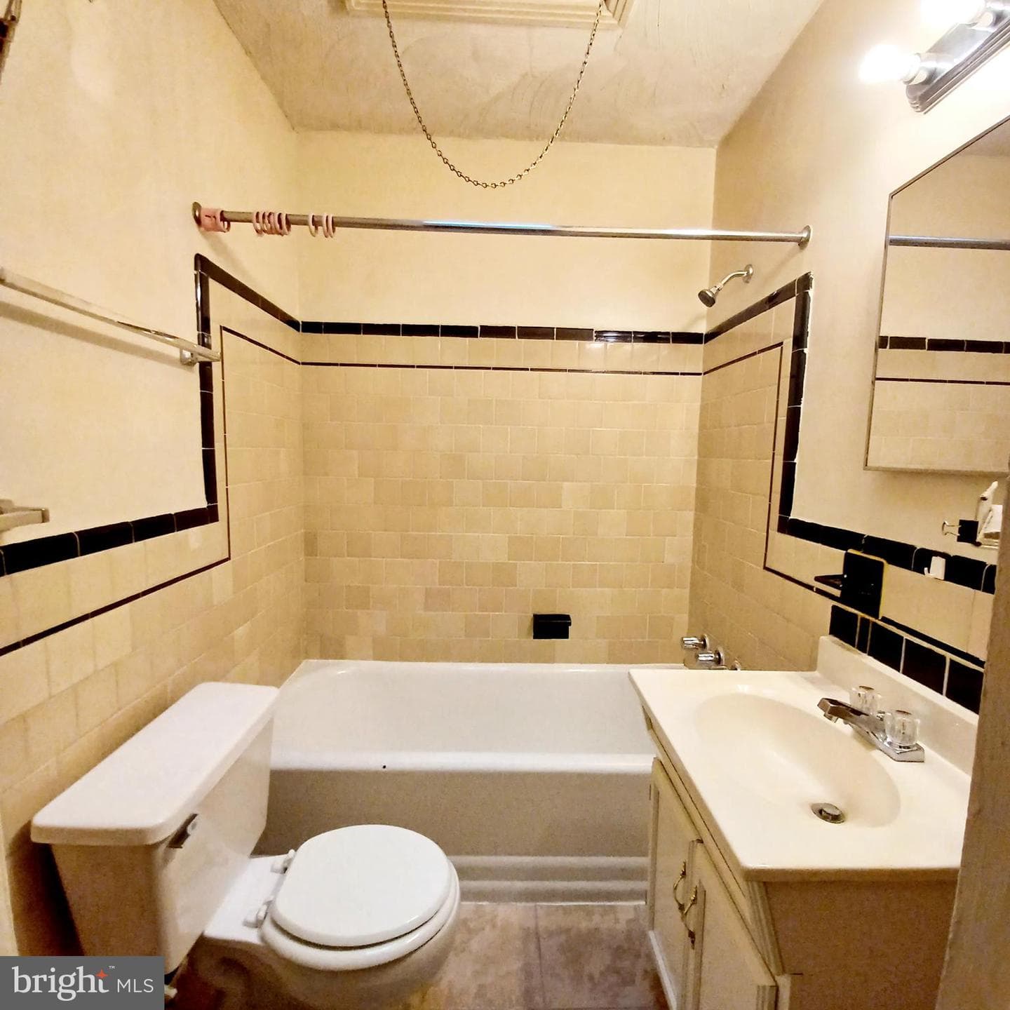 3432 Dix Street NE photo 16
