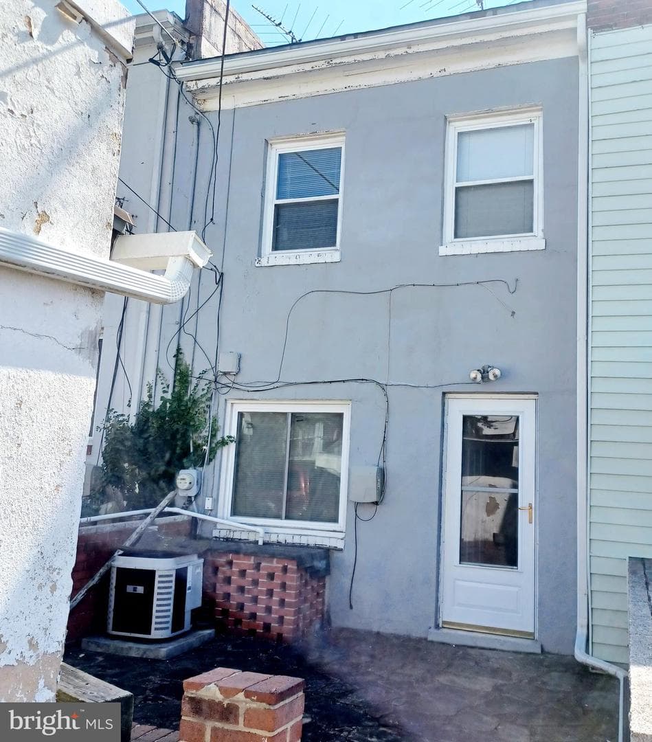 3432 Dix Street NE photo 21