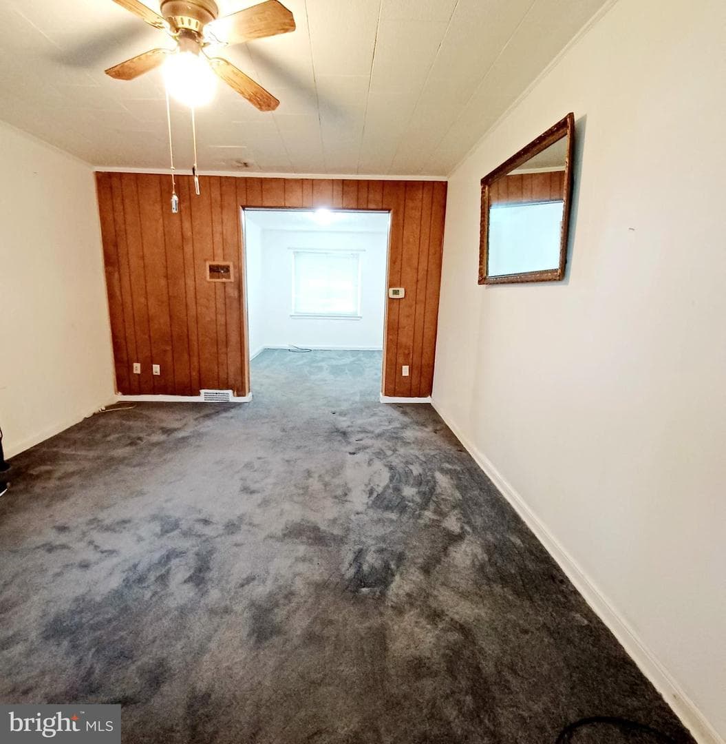 3432 Dix Street NE photo 6