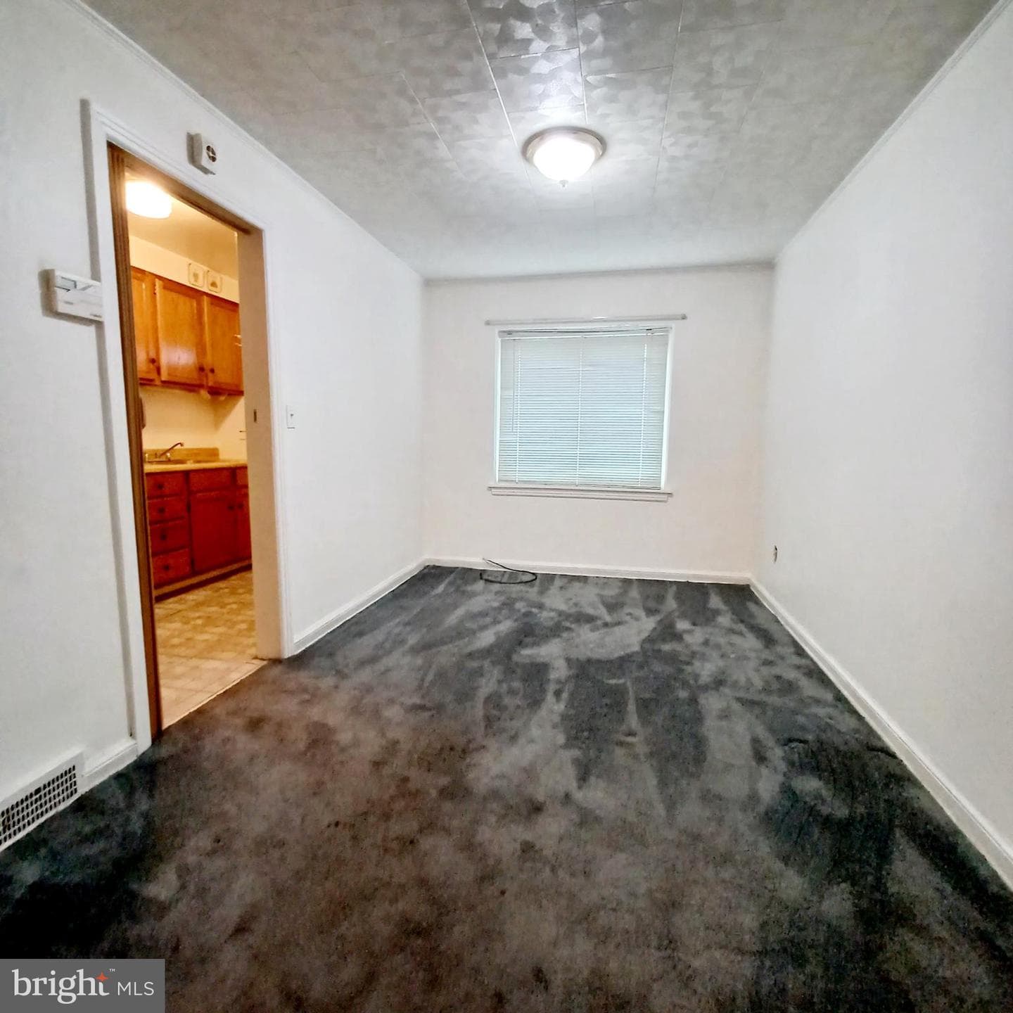 3432 Dix Street NE photo 7