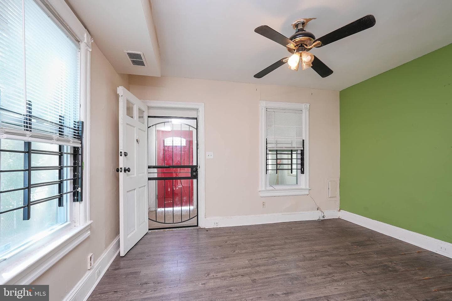 322 Raleigh Street SE photo 9