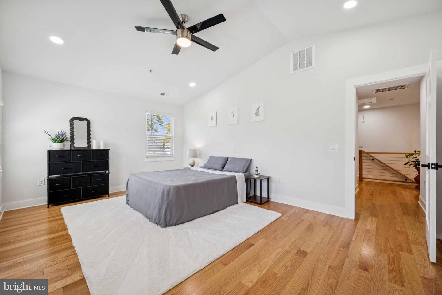 4928 Astor Place SE photo 10