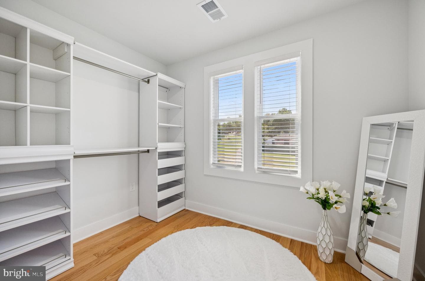 4928 Astor Place SE photo 11