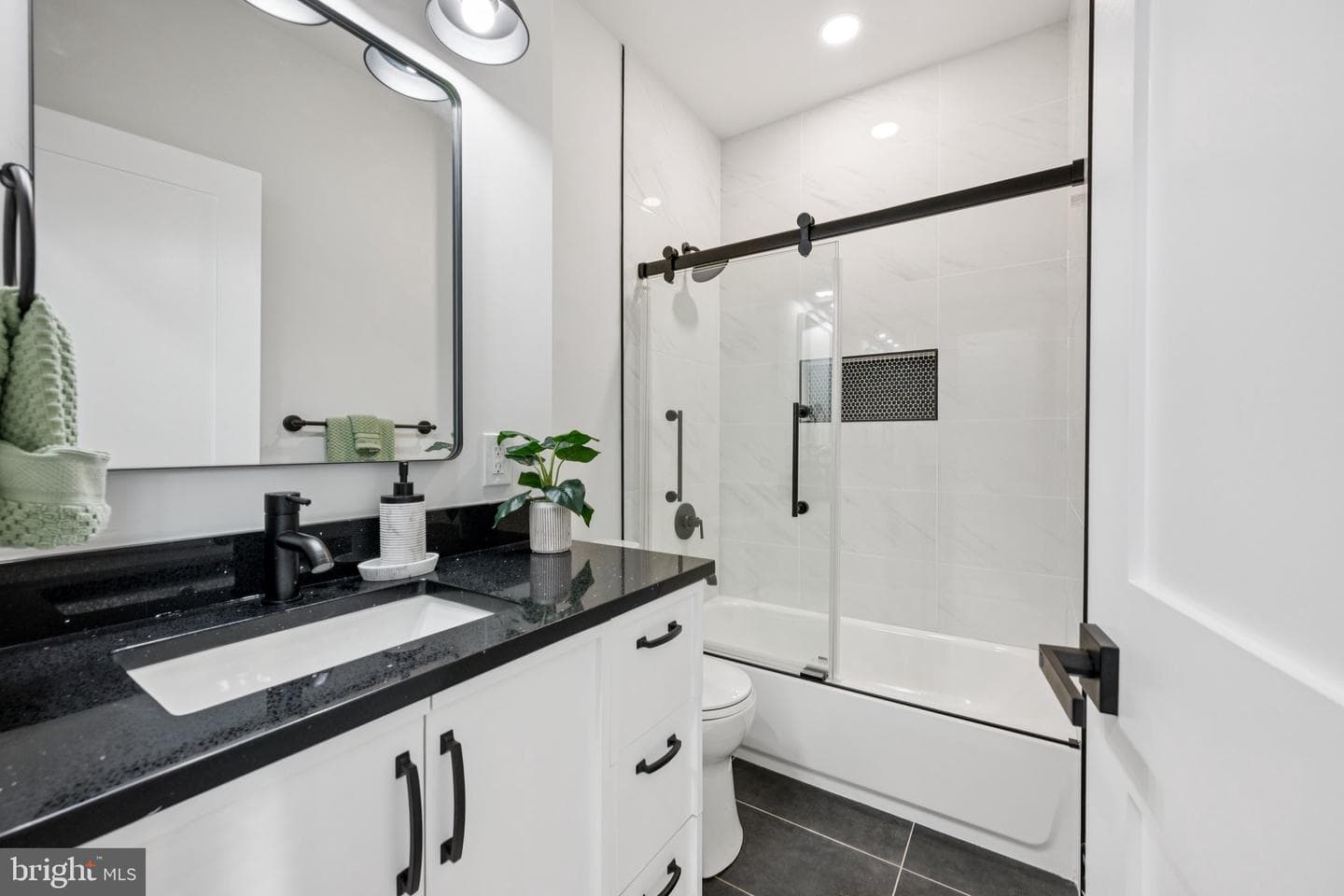 4928 Astor Place SE photo 15