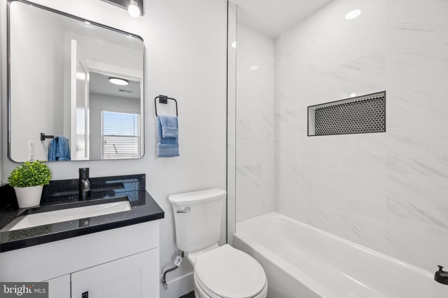 4928 Astor Place SE photo 19