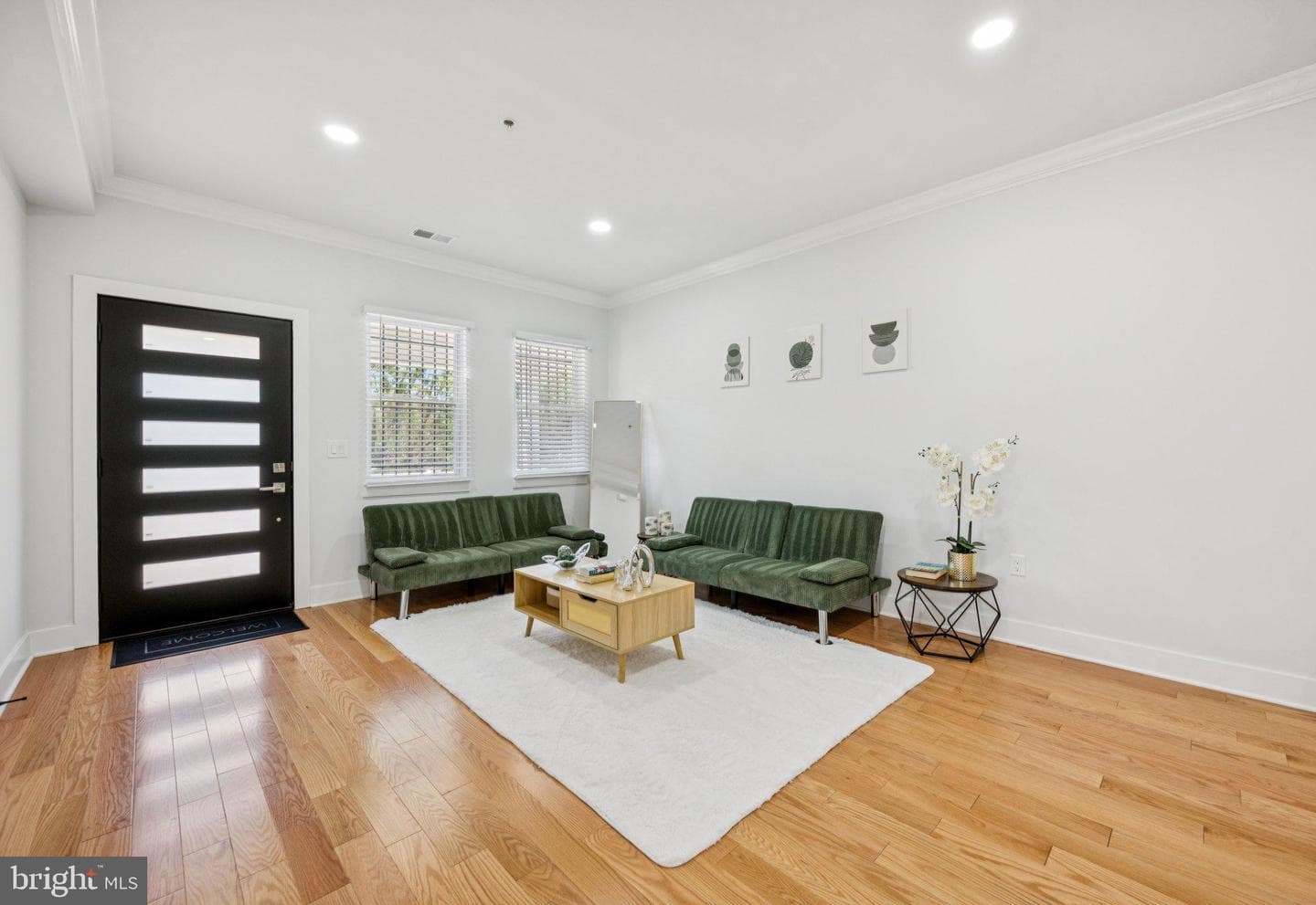 4928 Astor Place SE photo 3
