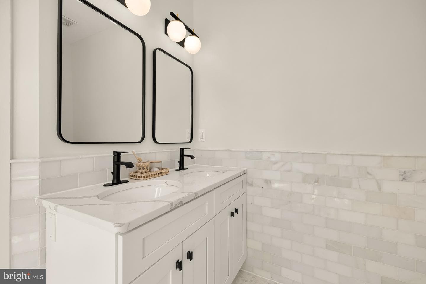 1419 Buchanan Street NW photo 27