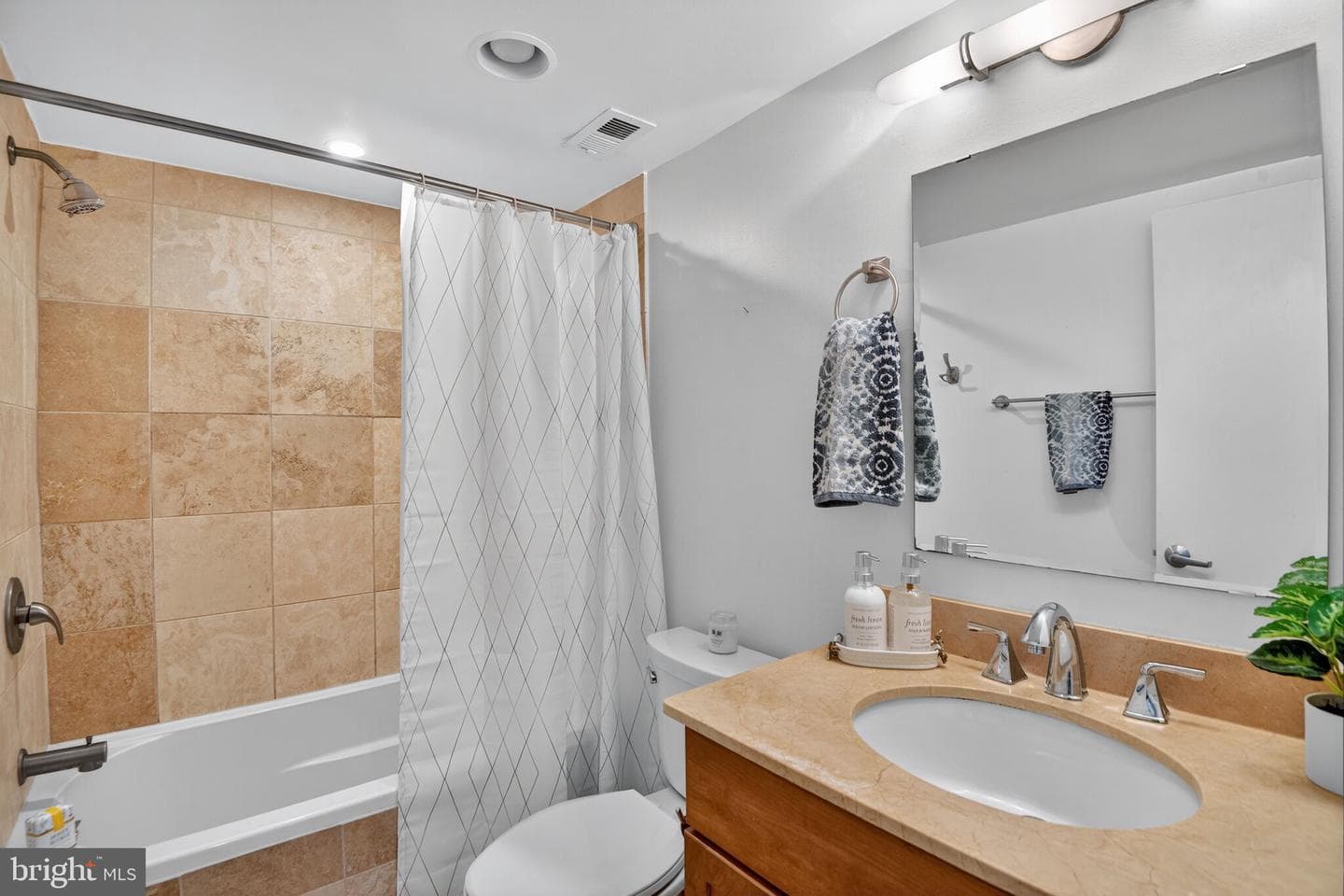 1323 K Street SE #203 photo 11