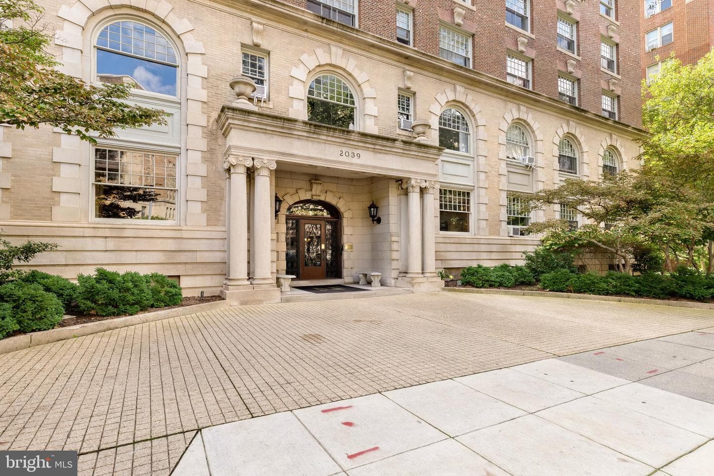 2039 New Hampshire Avenue NW #401 photo 2