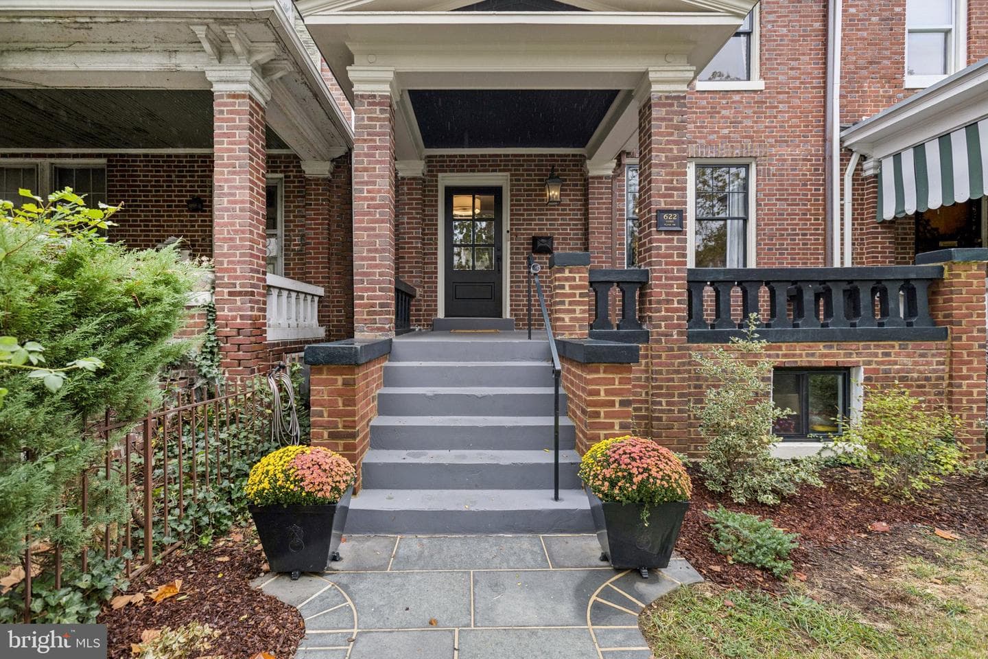 622 Quebec Place NW photo 2