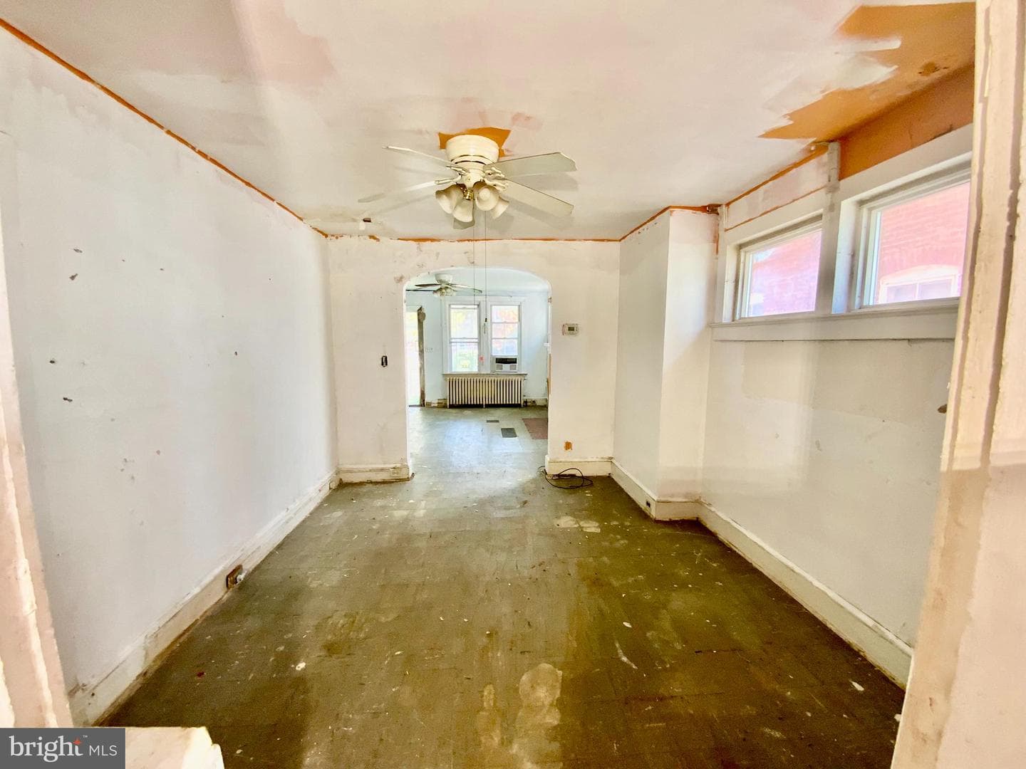 1828 Newton Street NE photo 3