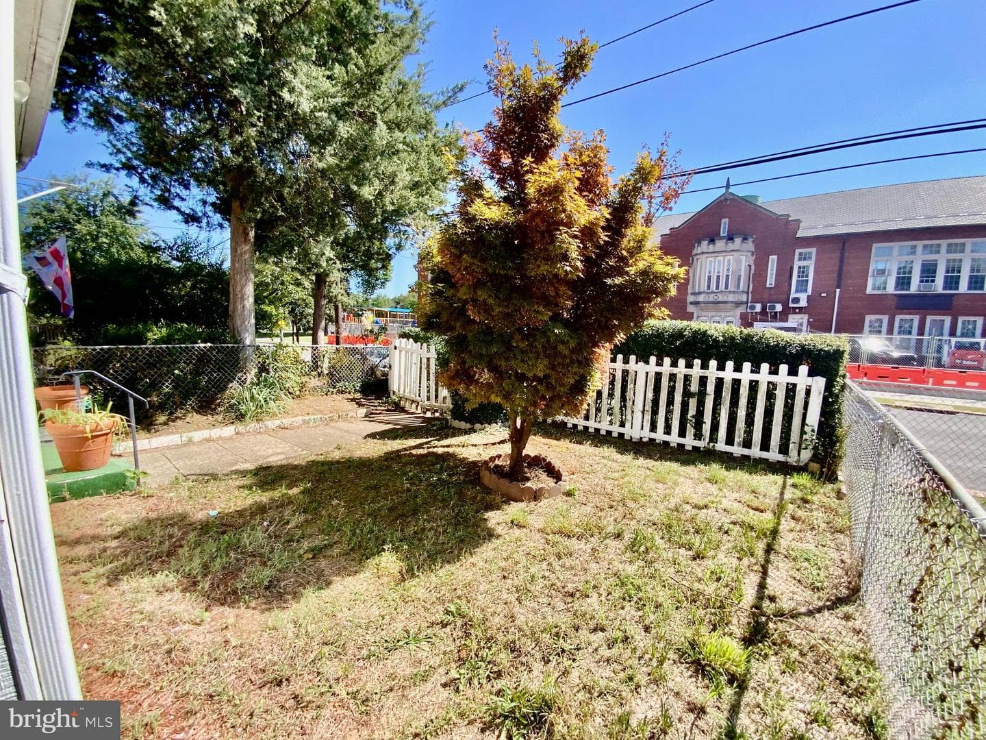 1828 Newton Street NE photo 8