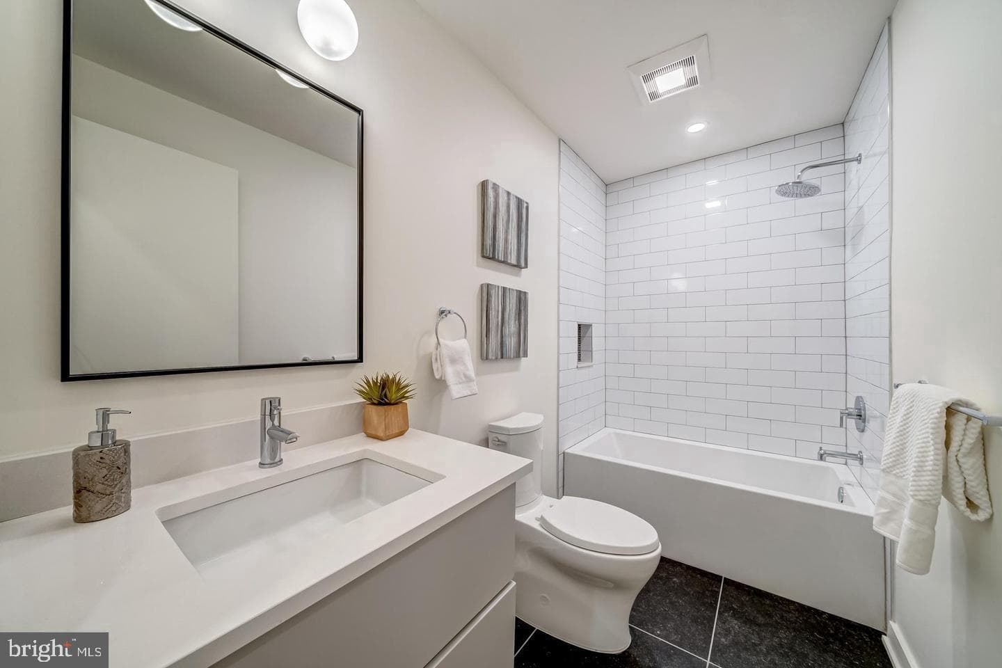442.5 R Street NW #b photo 21