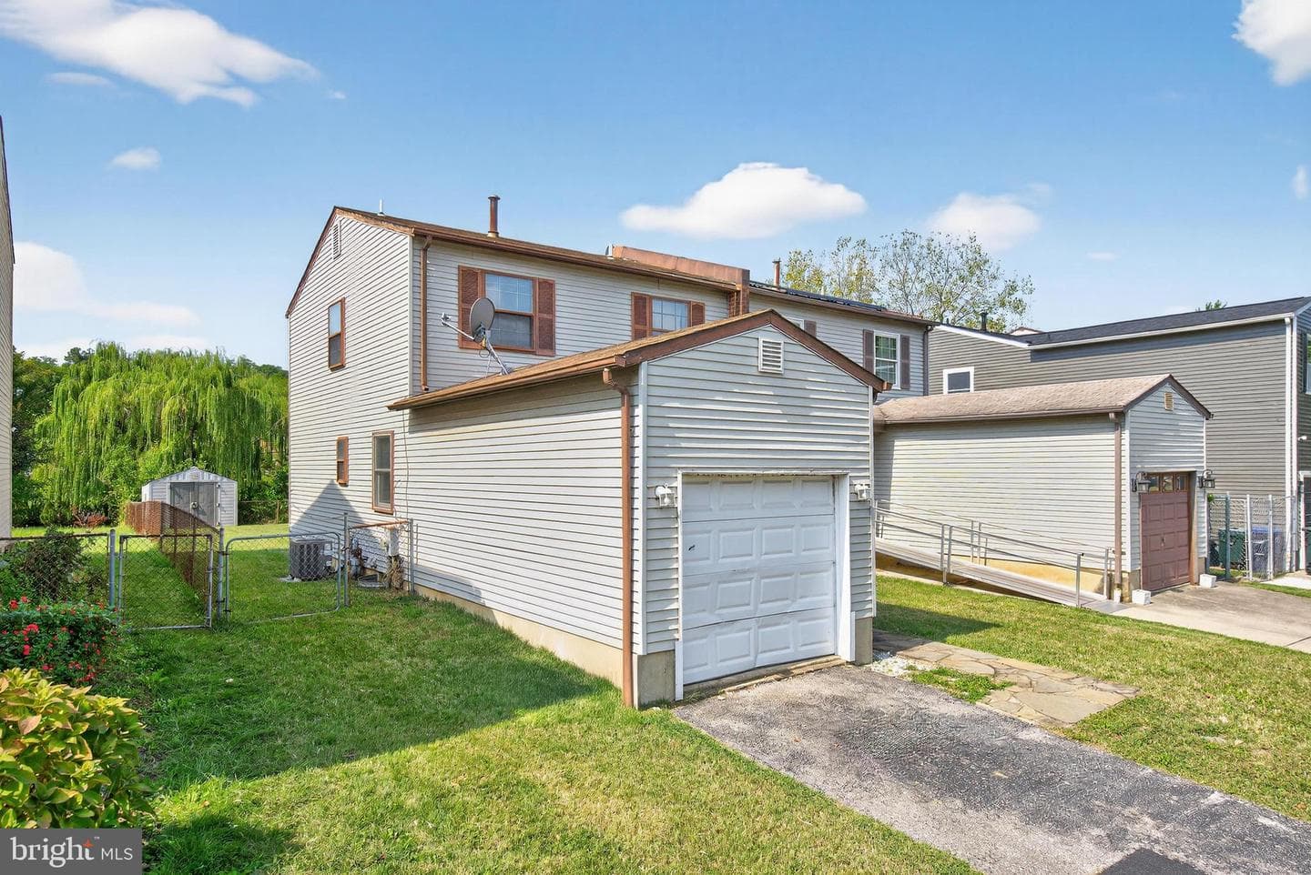 4306 Varnum Place NE photo 2