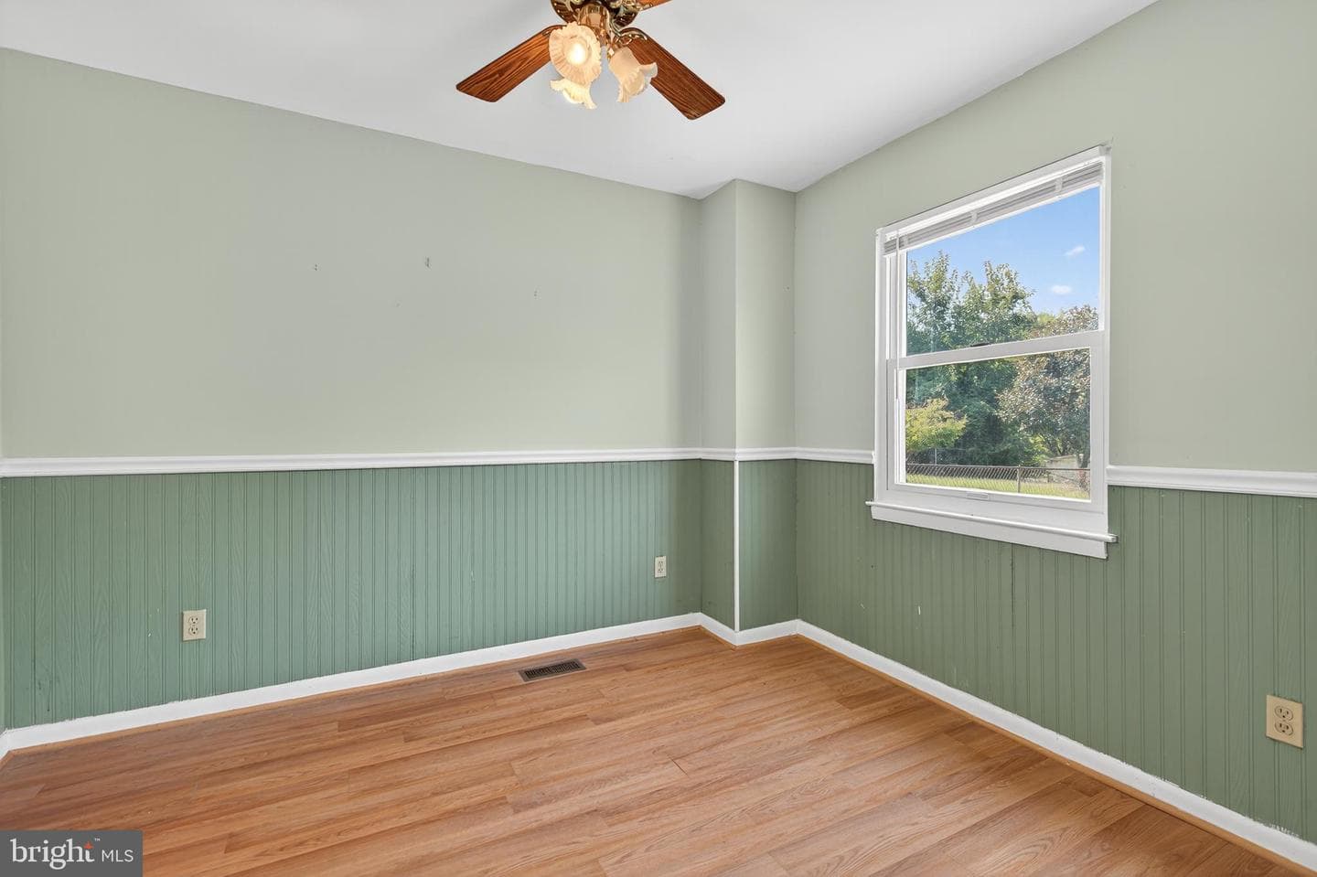 4306 Varnum Place NE photo 7