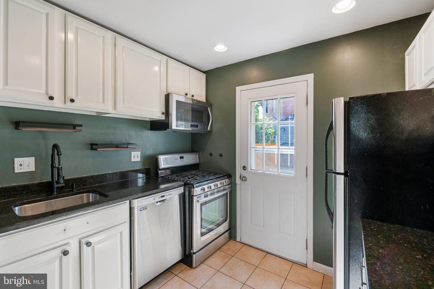 1227 Wylie Street NE photo 10