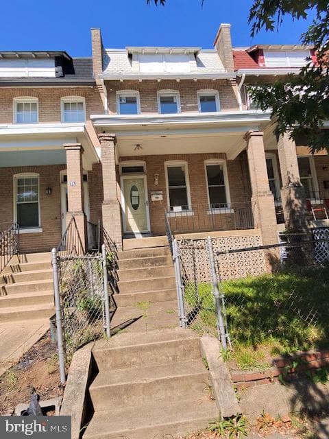 16 Bryant Street NE