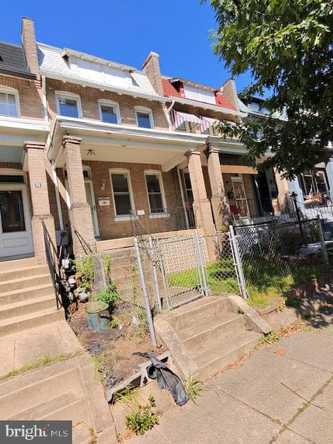 16 Bryant Street NE photo 2